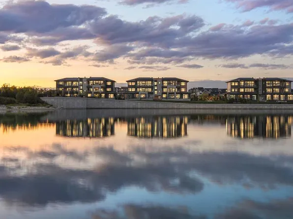 140 W Marina Cv SE #302, Calgary, AB T3M 3P4