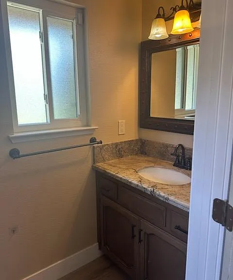 7247 N Dewey Ave — Photo 5