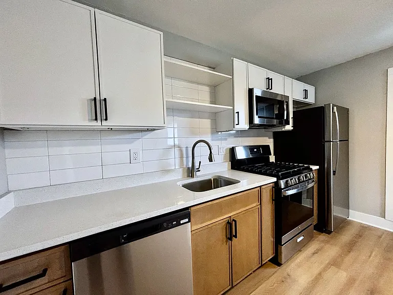 Halsted Park Apartments and Townhomes — Photo 116