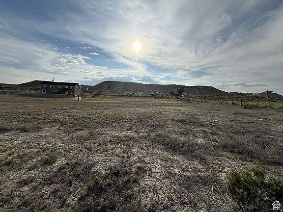 4th image of 2773 S Old Wellington Rd