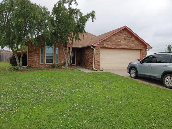 836 Airport Rd, Paris, TX 75462