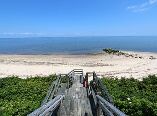 20 Marions Ln, Northport, NY 11768