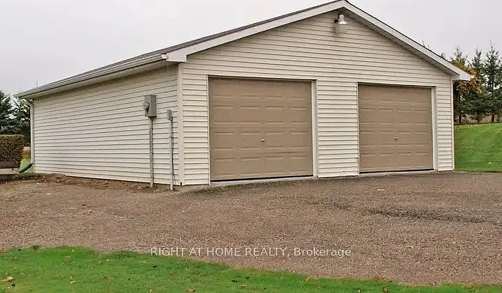 1258 Stacey Rd — Photo 20