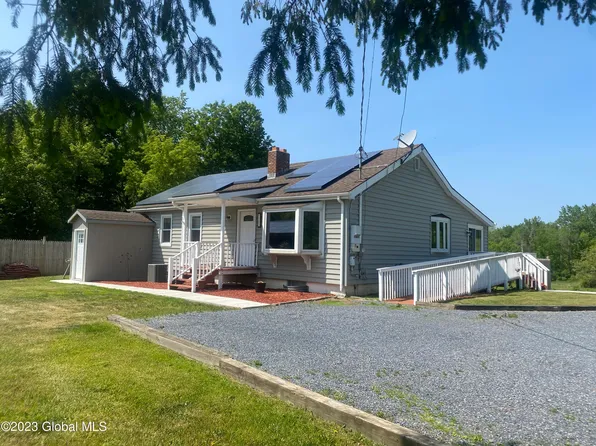303 Petersburg Junction Road, Hoosick Falls, NY 12090