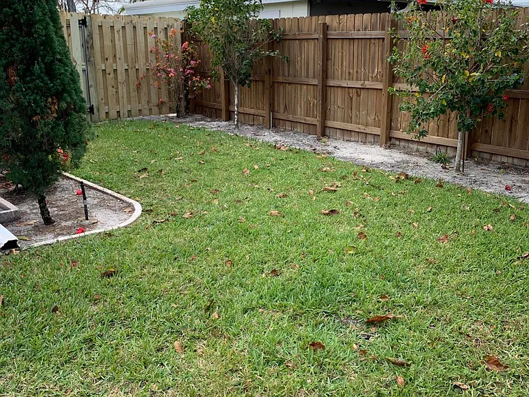 2325 NE 4th Ave — Photo 14