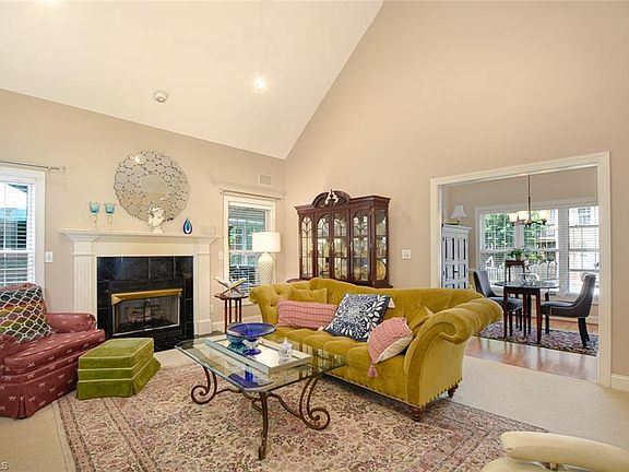 5th image of 530 Ashbry Run Dr