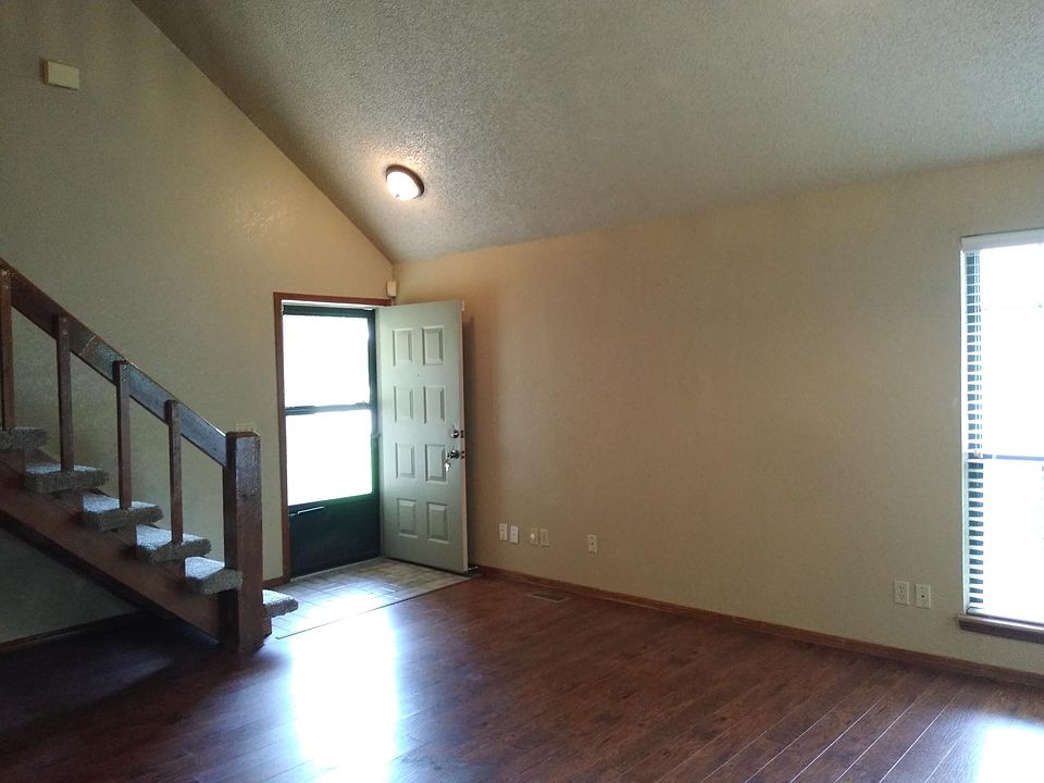 1st image of 14109 Fairhill Ave