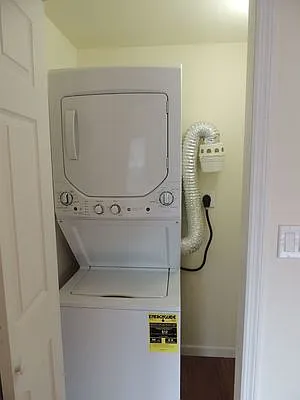 Rented by Luxdeal Realty LLC | media 3