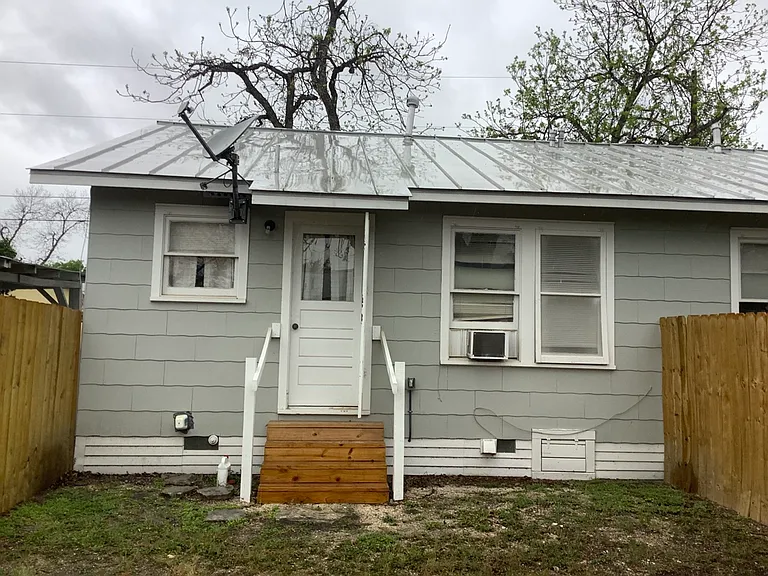 671 Roosevelt St — Photo 14