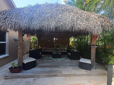Tiki hut