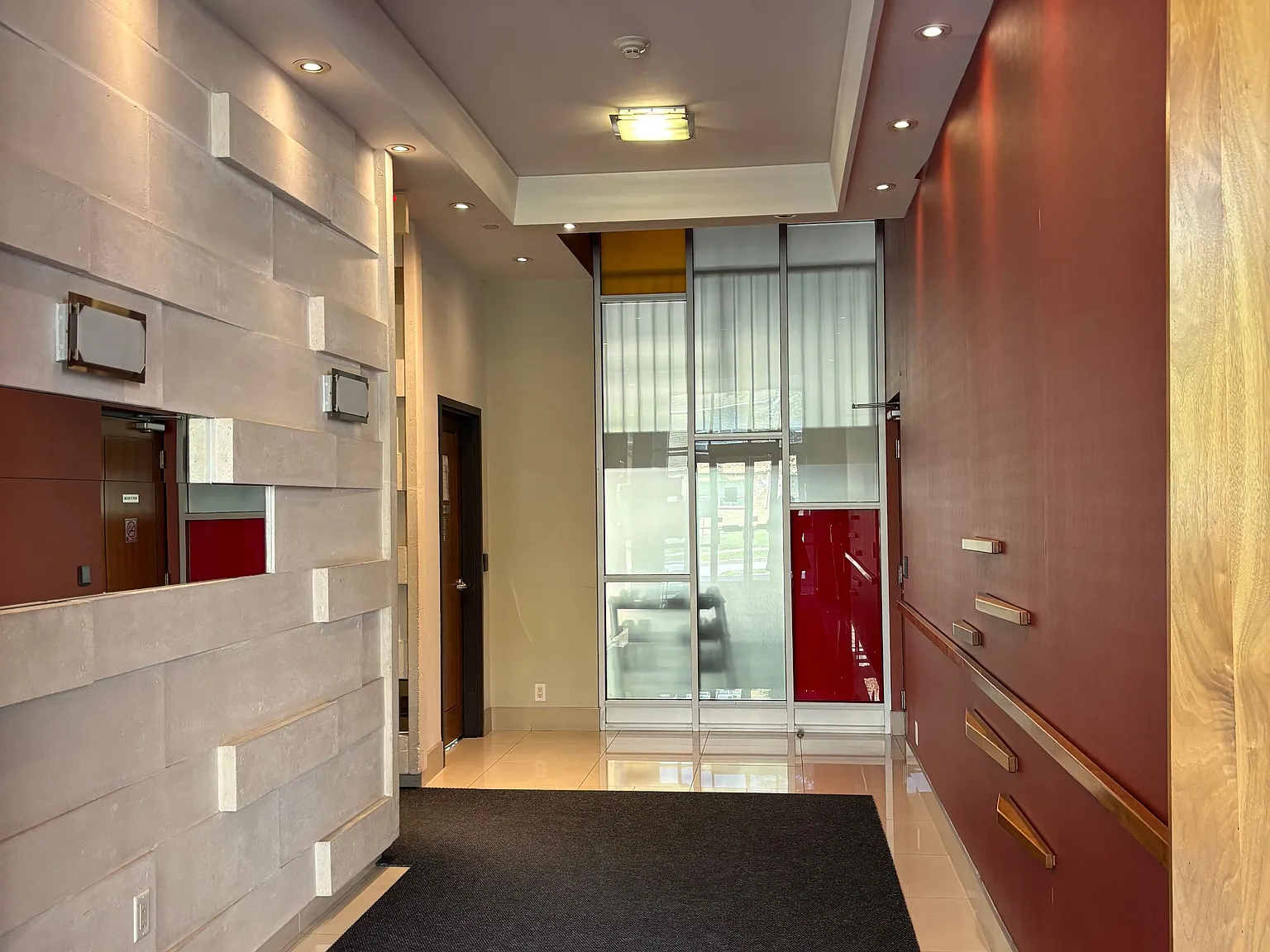 3 bed, $3,000 — Photo 4