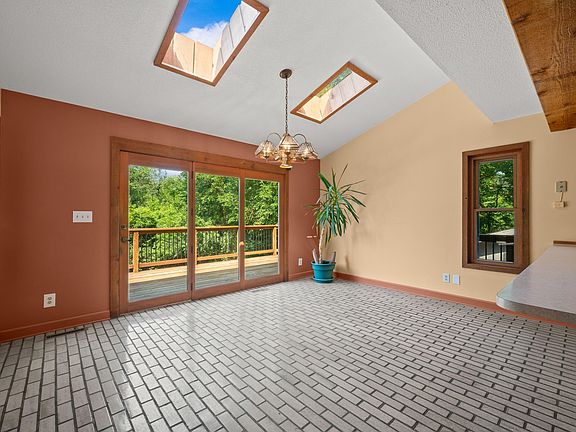 5th image of 500 Tuttle Rd