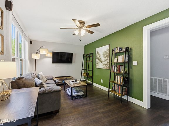 2nd image of 5312 Avis Ln