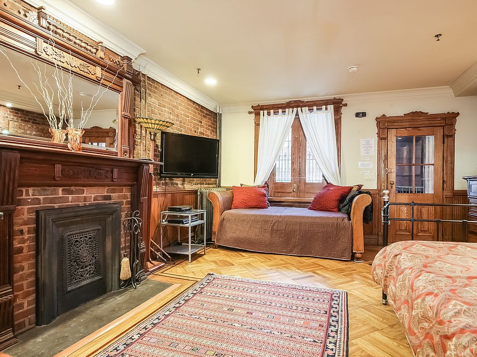 1st image of 521 Manhattan Ave #A