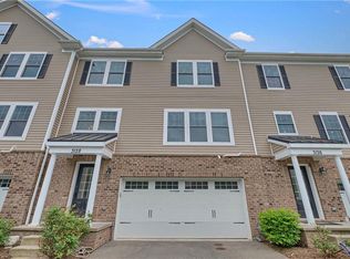 3128 Raintree Dr, Gibsonia, PA 15044