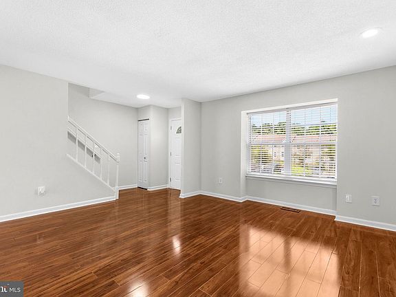 5th image of 11404 Applegrath Way