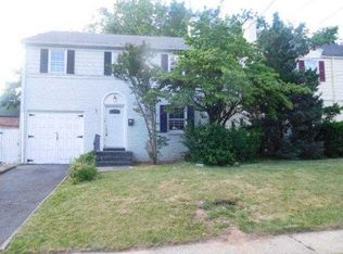 9 Overlook Ter, Maplewood, NJ 07040