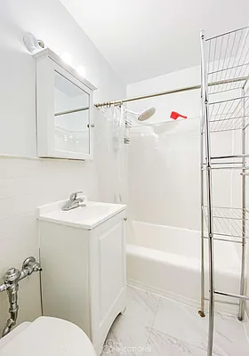 Rented by City Connections Realty | media 4