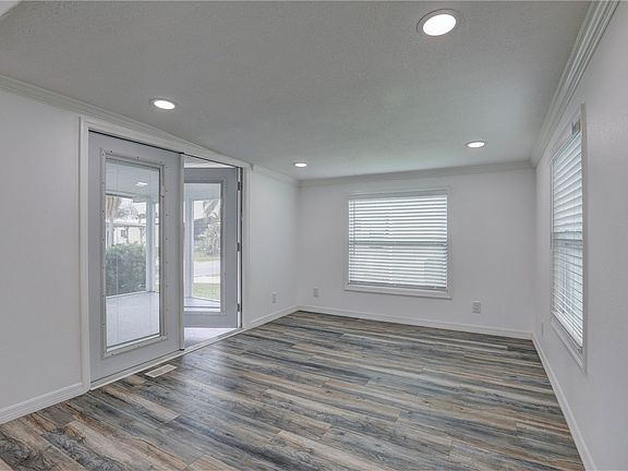 4th image of 906 Wren Cir