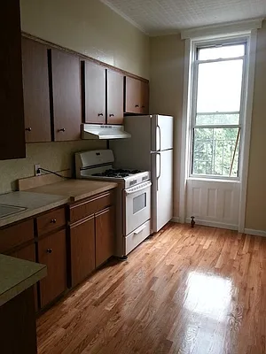 Rented by MCR Realty | media 26