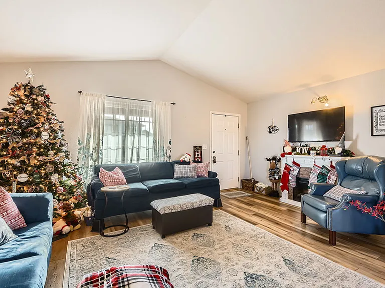 1550 Rancher Dr — Photo 3