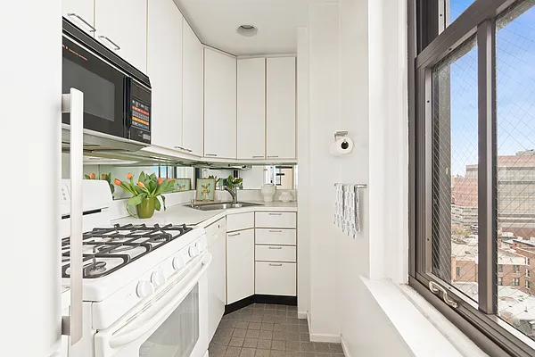 Sold by Corcoran | media 49