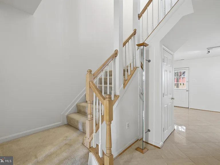 2449 Clover Field Cir — Photo 4