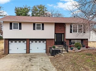 208 Yorktown Dr, Collinsville, IL 62234