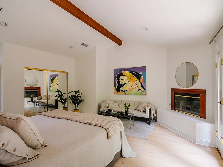 13230 Hesby St — Photo 25