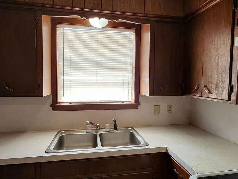 900 Hackberry St — Photo 3
