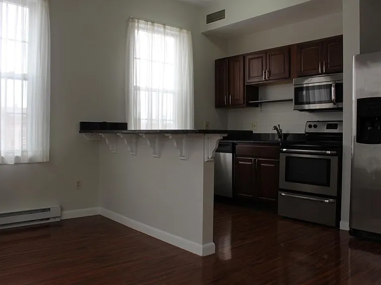 12 Walnut St #1 — Photo 7
