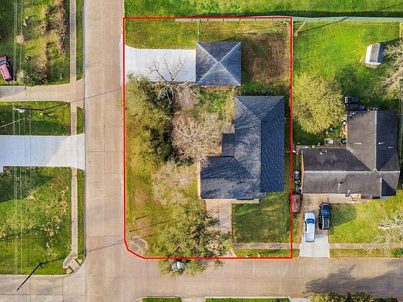 4th image of 101 Talisman St