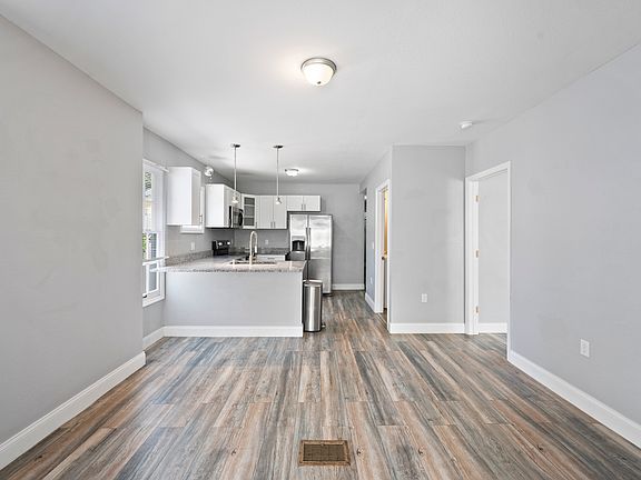 5th image of 710 Winfree Ave