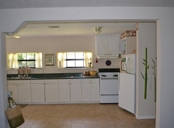 4th image of 40 Pitts Bayshore Dr