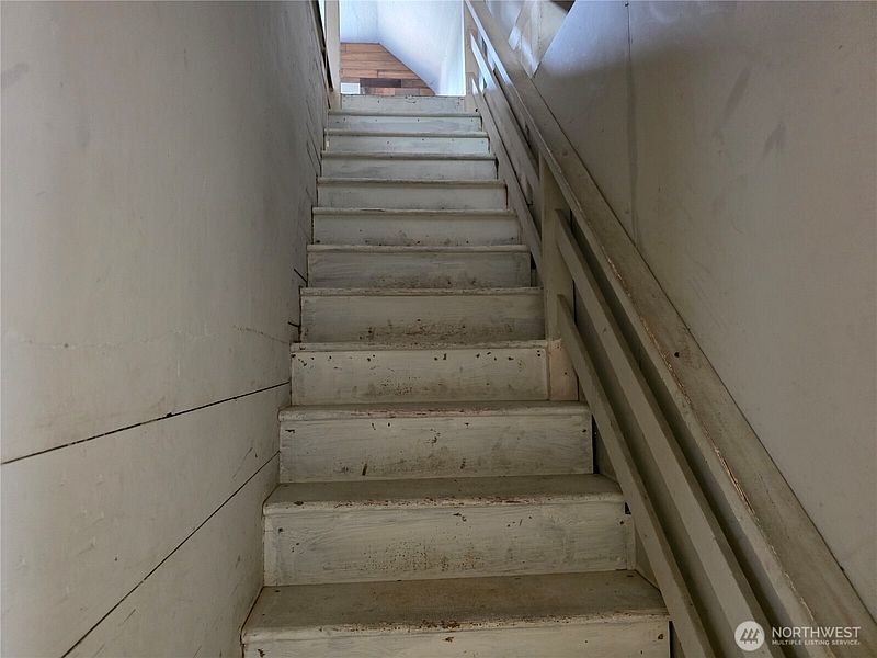3rd image of 825 Sauk Avenue
