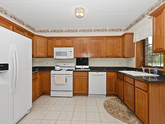 5th image of 6745 S Pointe Dr Unit 1C
