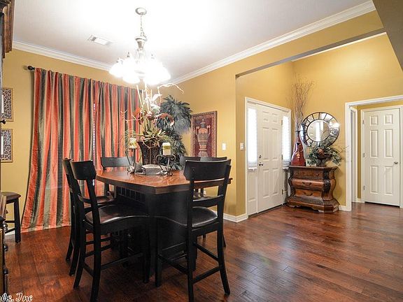 4th image of 1406 Lauren Dr