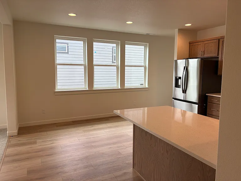 330 NE Washington St — Photo 5
