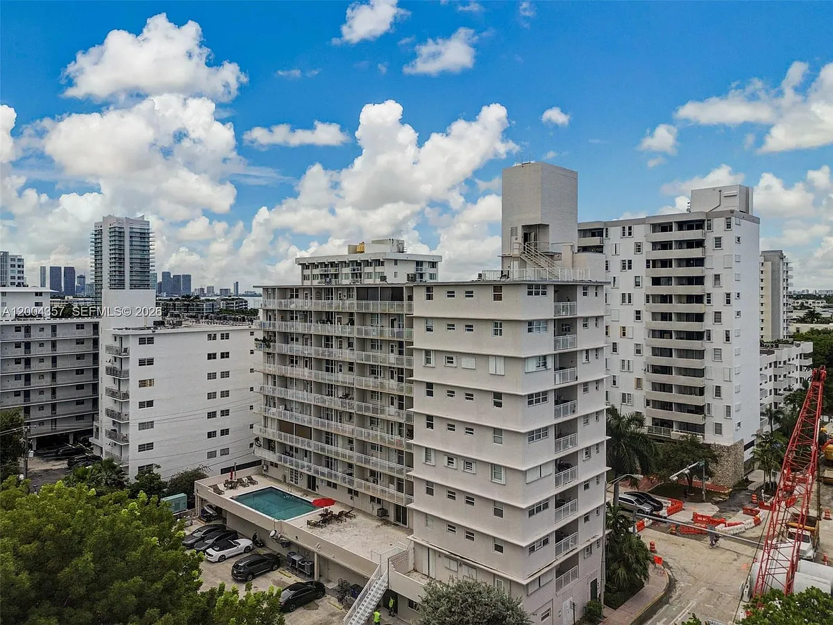 Building Photo - 1300 Lincoln Rd #B402
