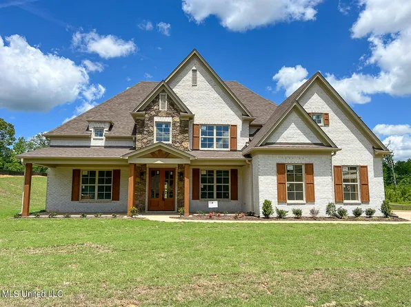 234 Poplar Ln, Holly Springs, MS 38635
