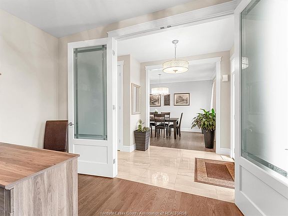 5th image of 65 Augustus Ct