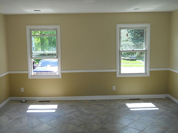 5th image of 1135 Spruce Dr