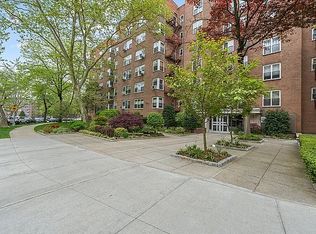 20920 18th Ave, Bayside, NY 11360