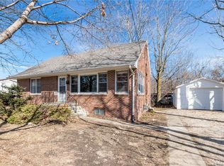 6305 SW 12th St, Des Moines, IA 50315