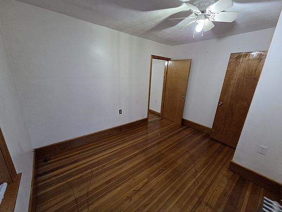 4th image of 158 Main St #158