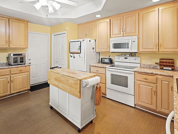 5th image of 23546 Saint Francis Blvd NW