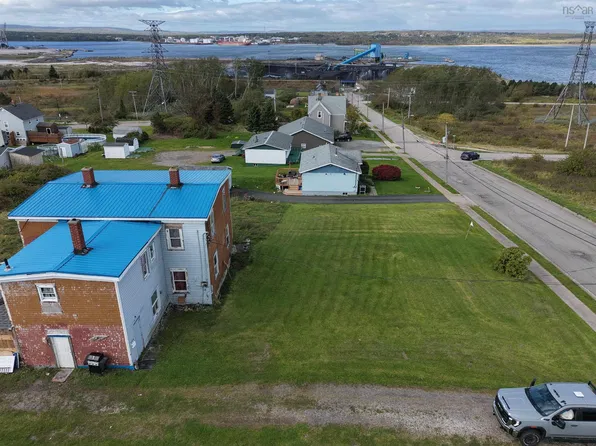 144 Dominion St, Sydney, NS B1N 2V3