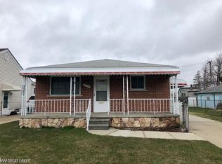 16869 Manchester Ave, Eastpointe, MI 48021