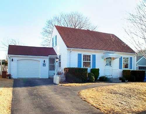 ADORABLE CAPE COD!