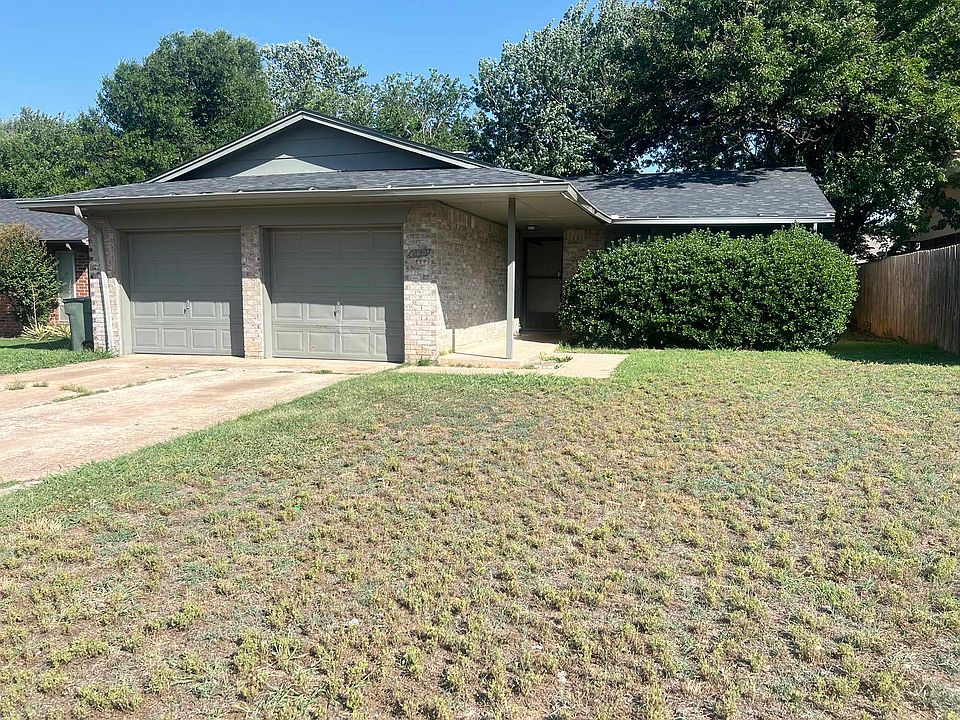 1st image of 413 Meadow Lake Dr